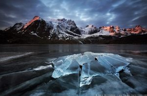 Cracking ice... photo Lurie Belegurschi